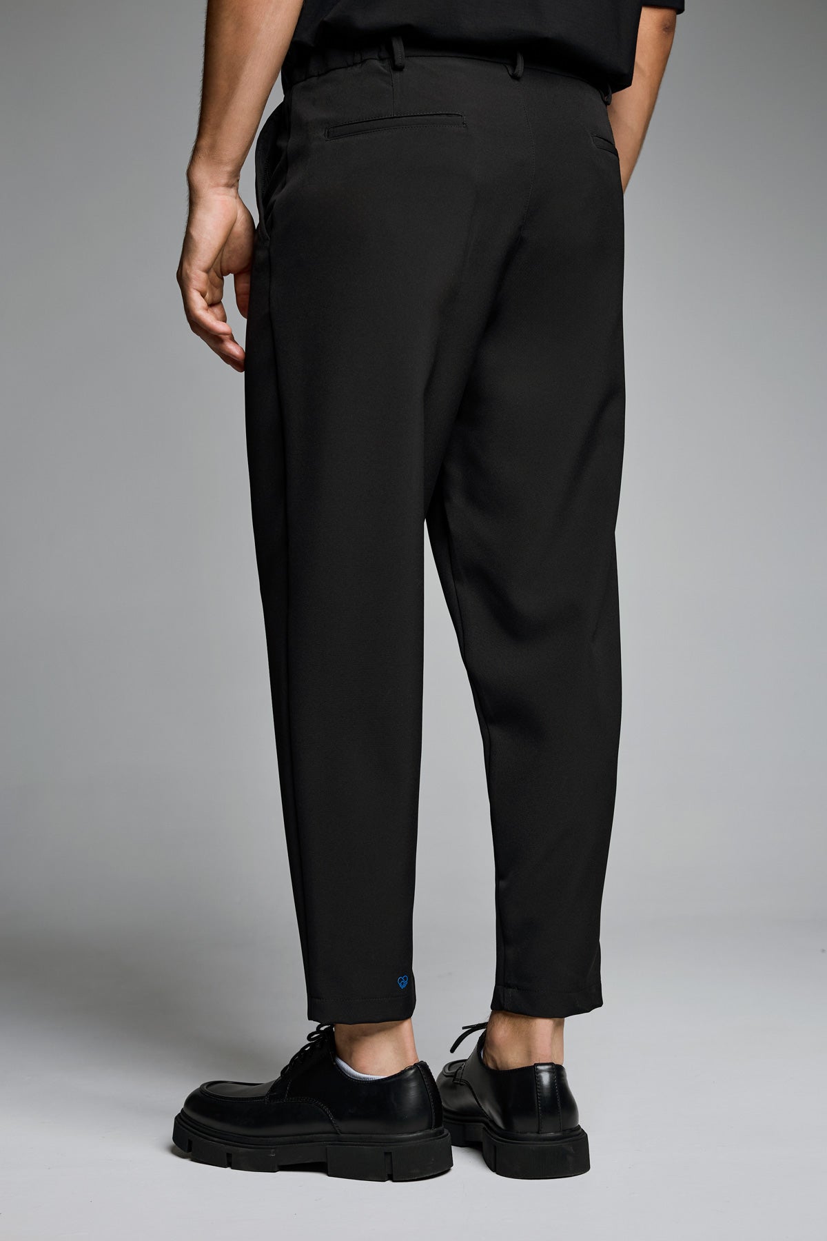 Essential Pleated Pant