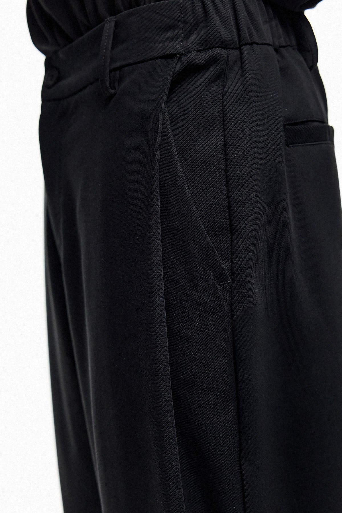 Pleated Relaxed Trousers NORIO