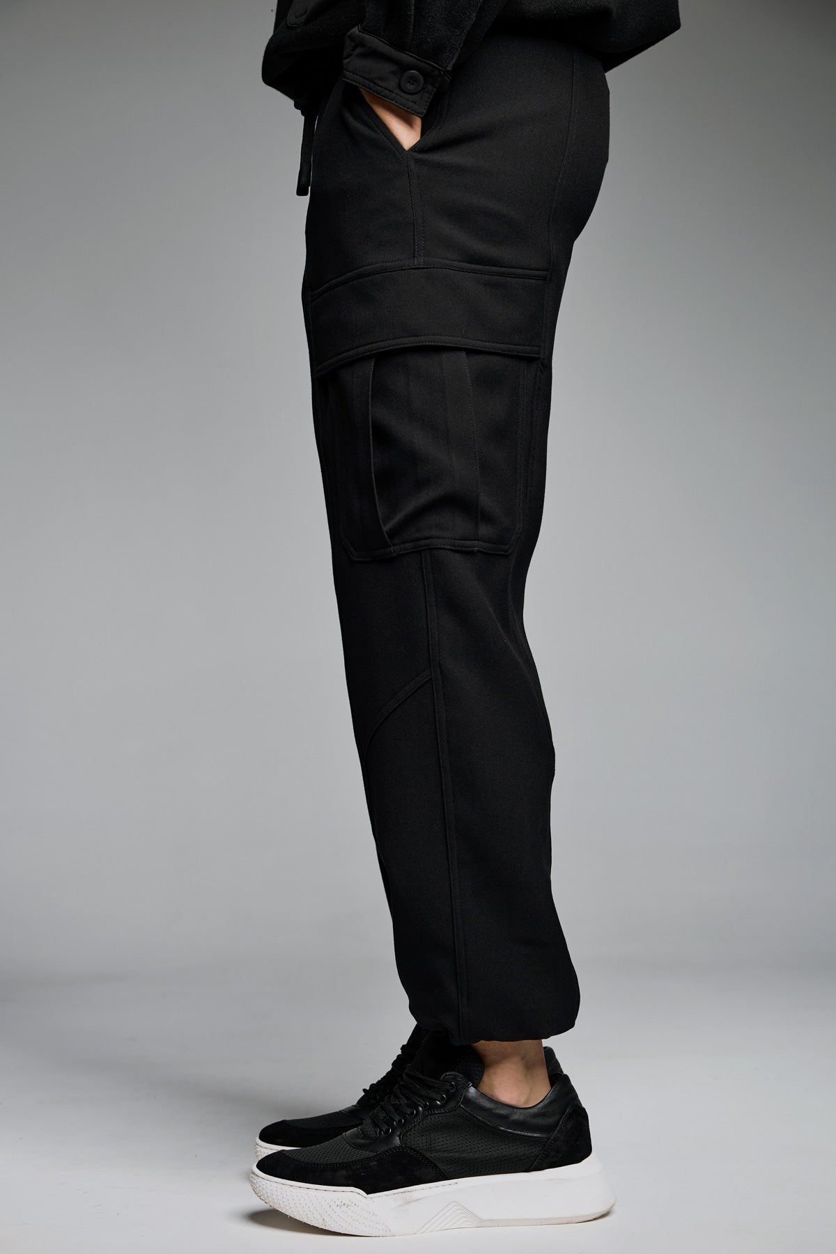 Minimal Pocket Design Pant