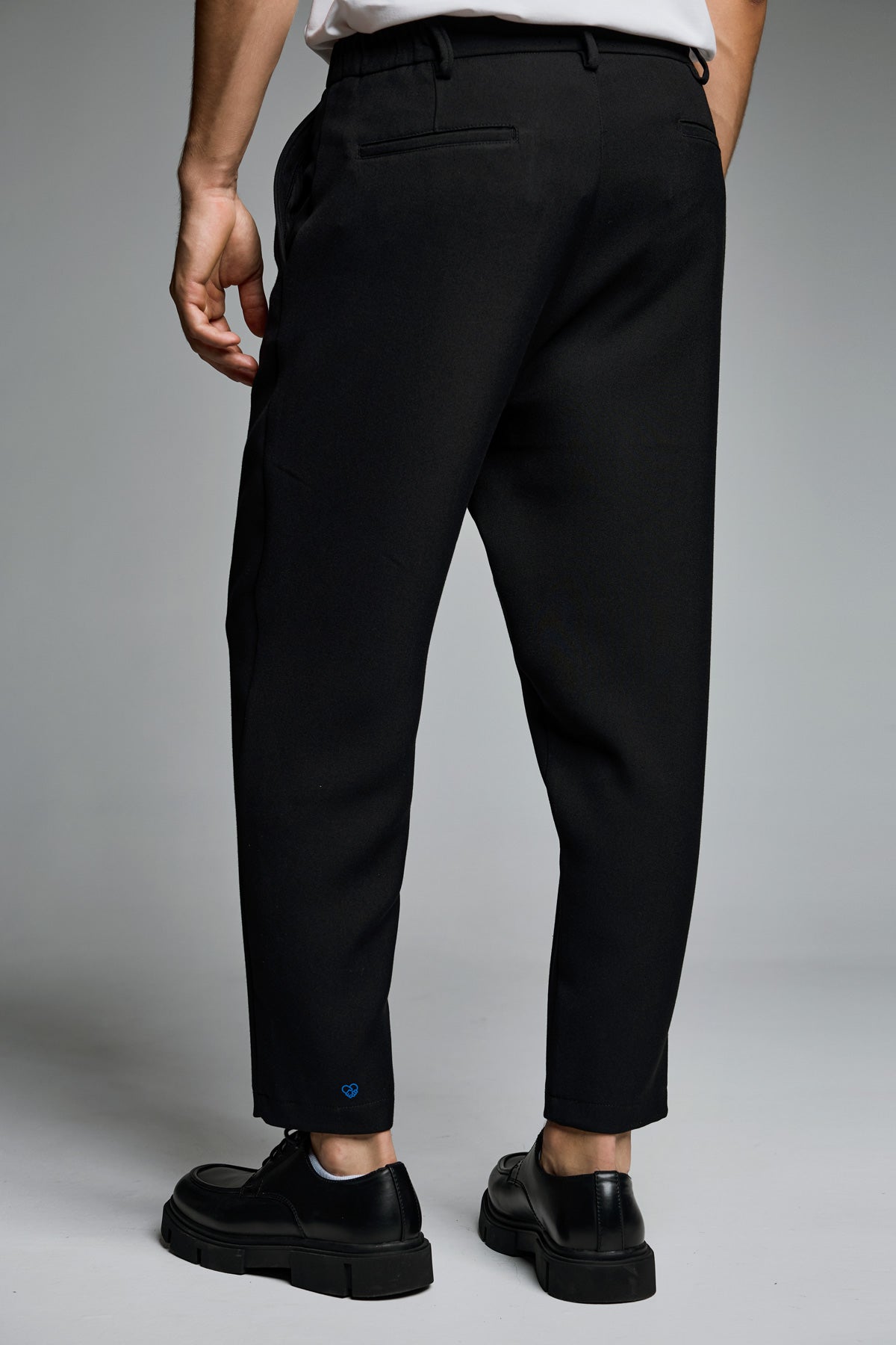 Essential Pleated Pant