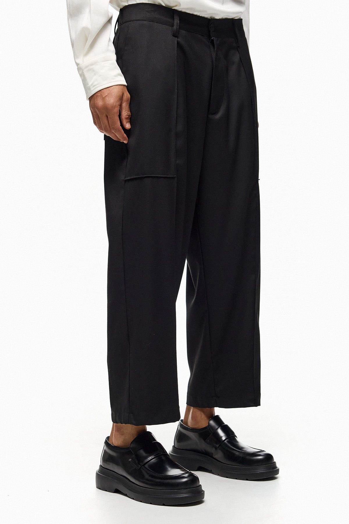 Straight Cut Essential Pant