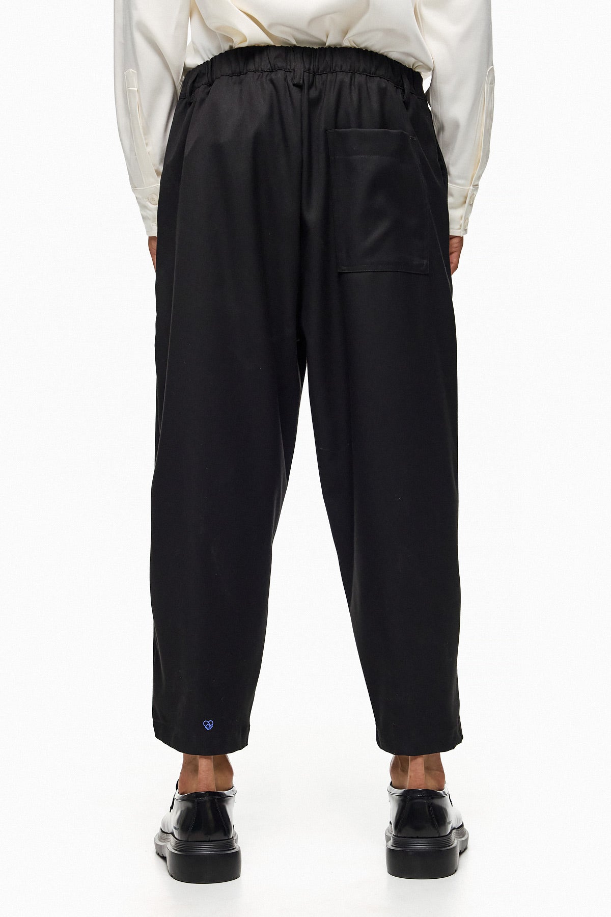 Straight Cut Essential Pant