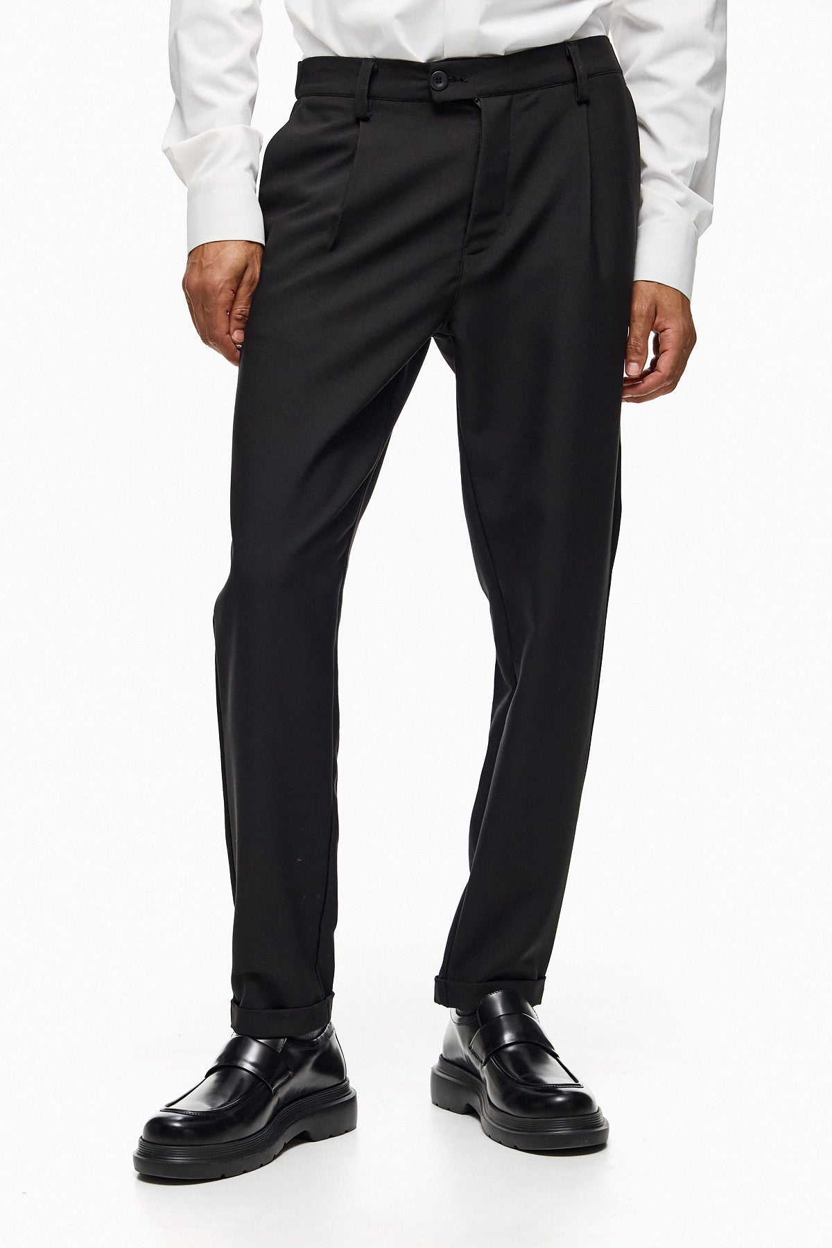 Pleated Tapered Trousers ENJU