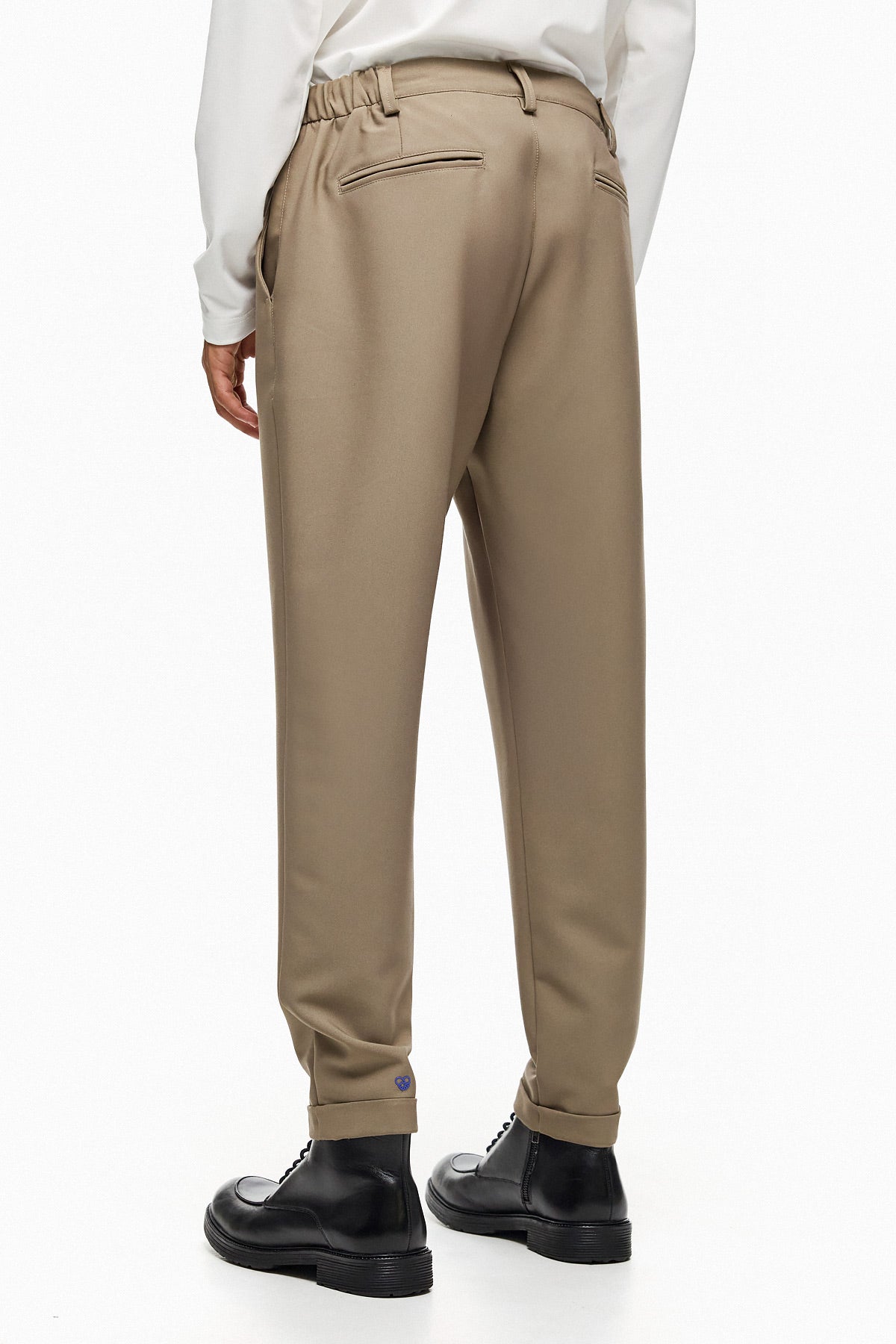 Pleated Tapered Trousers ENJU