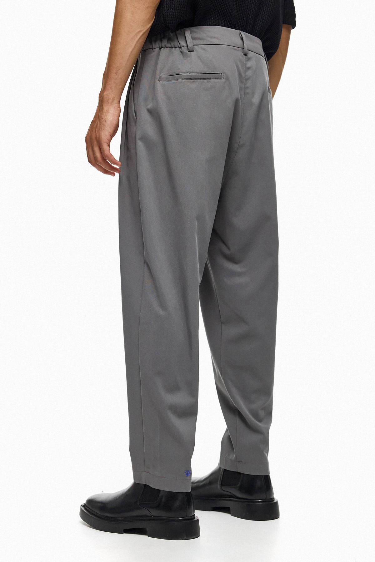 Pleated Relaxed Trousers NORIO