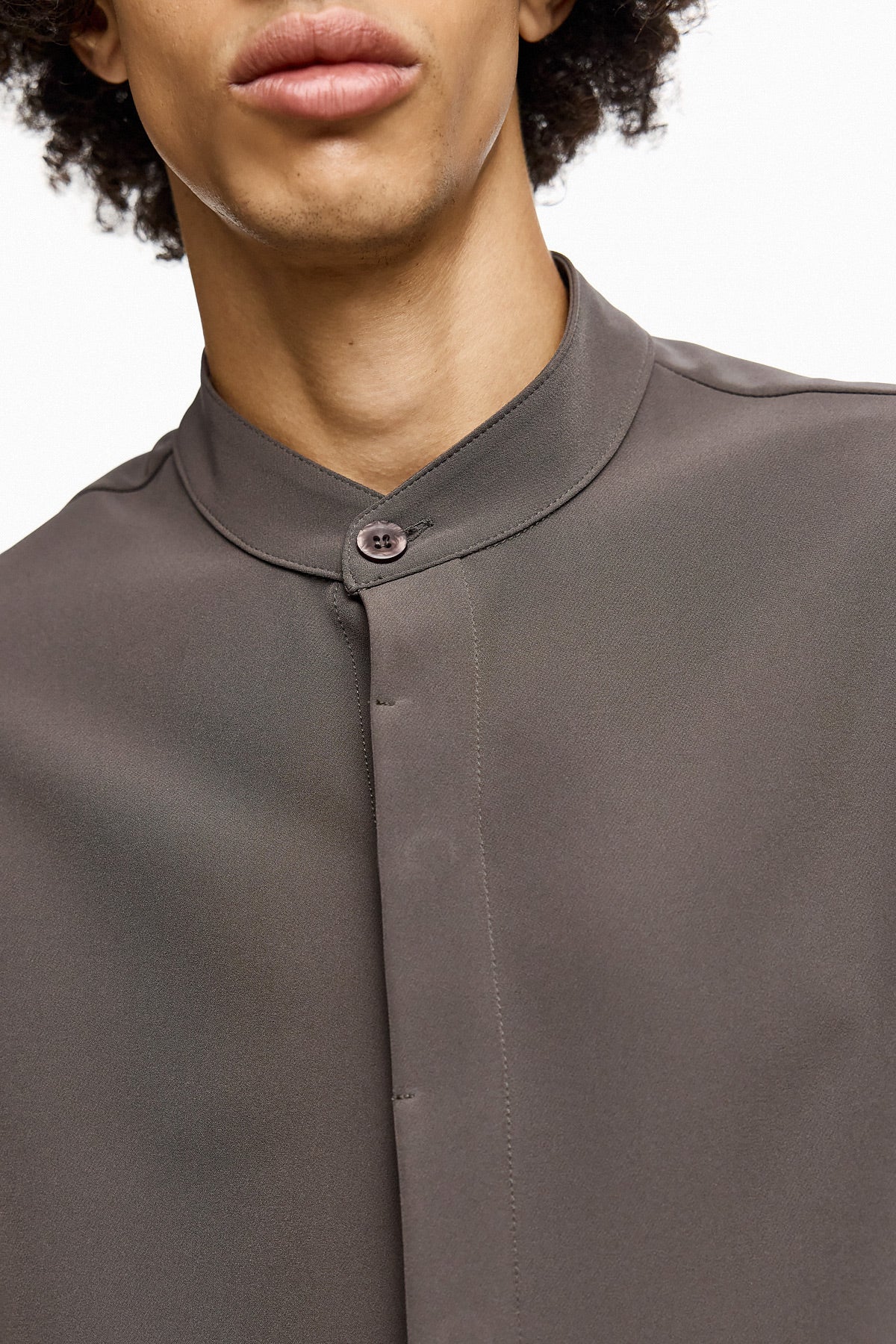 Minimal Mandarin-Collar Shirt DAIZEN