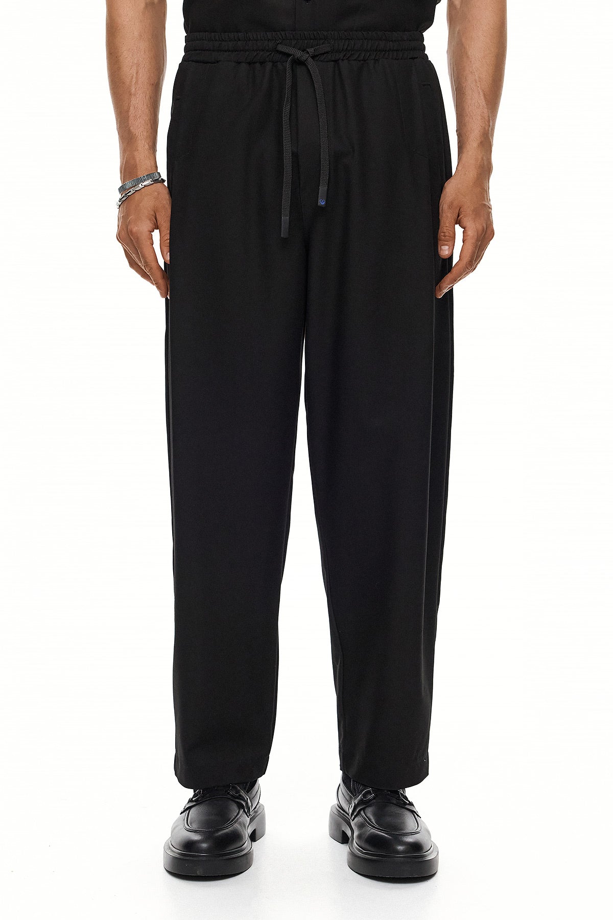 CHŌWA Relaxed Tapered Trousers – Black