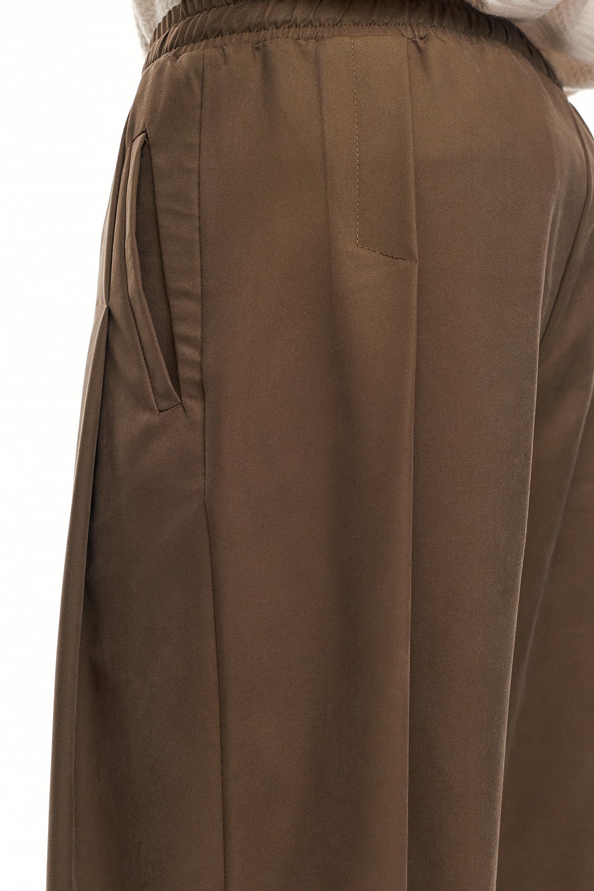 CHŌWA Relaxed Tapered Trousers – Cigar