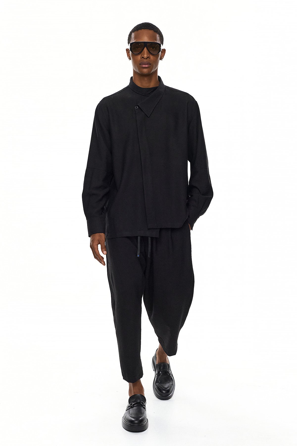 RIN Relaxed Cropped Japan Trousers – Black
